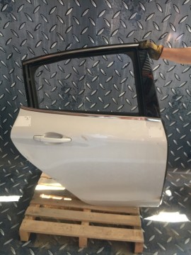 Puerta Trasera Derecha [Peugeot 208 2015]