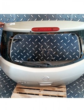 Portón Trasero [Nissan Tiida 2008]