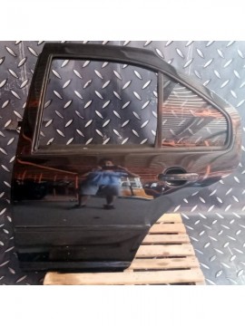 Puerta Trasera Izquierda [Volkswagen Bora 2010 Negro]
