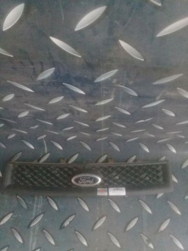 Grilla Delantera [Ford Fiesta Max 2009]